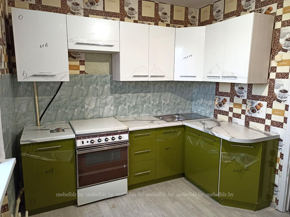 Угловая кухня новая